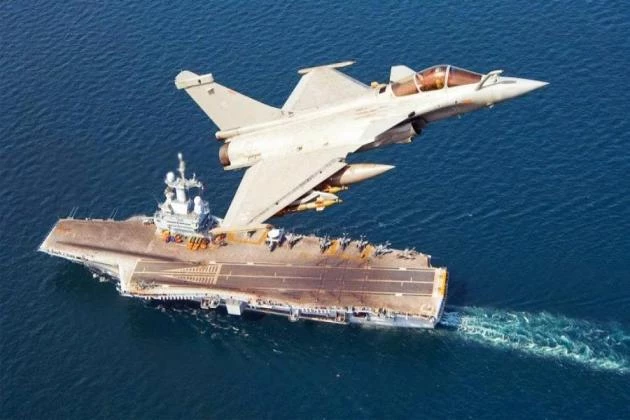 Charles de Gaulle: Αυτός είναι ο πραγματικός λόγος πίσω από την αντικατάσταση του αεροπλανοφόρου θρύλου της Γαλλίας (βίντεο)